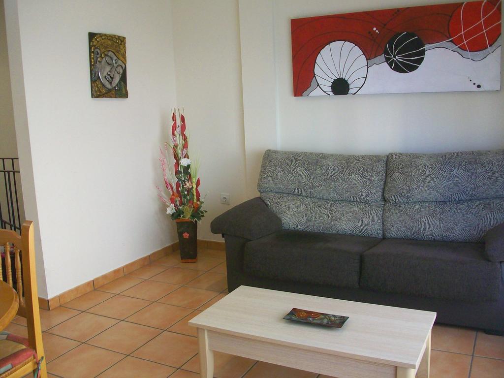 Apartamentos Par Tres - Oliva Nova 部屋 写真