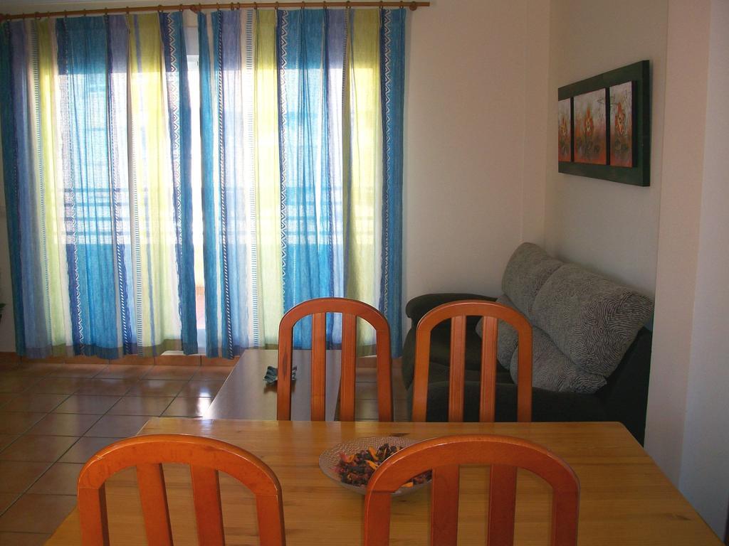 Apartamentos Par Tres - Oliva Nova 部屋 写真